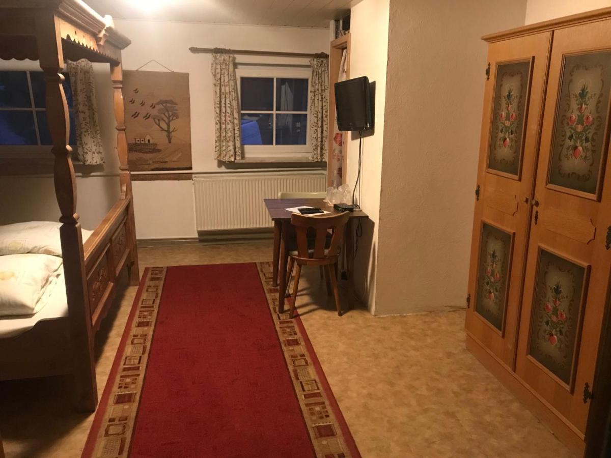 Grossholzhausen Pension Inntalhof מראה חיצוני תמונה