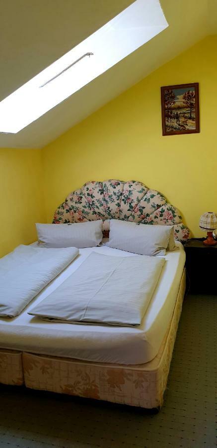 Grossholzhausen Pension Inntalhof מראה חיצוני תמונה