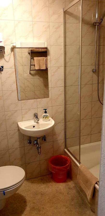Grossholzhausen Pension Inntalhof מראה חיצוני תמונה